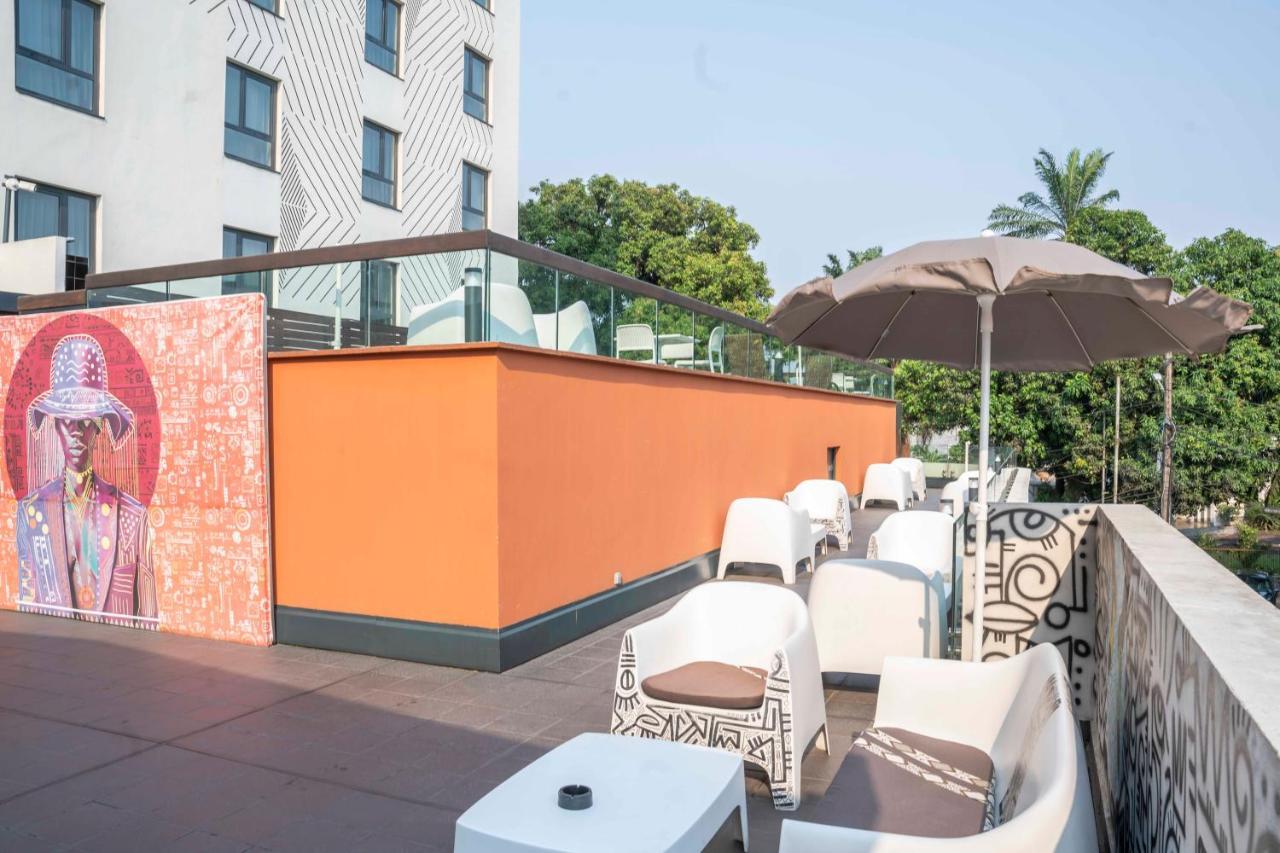 Onomo Hotel Дуала Экстерьер фото
