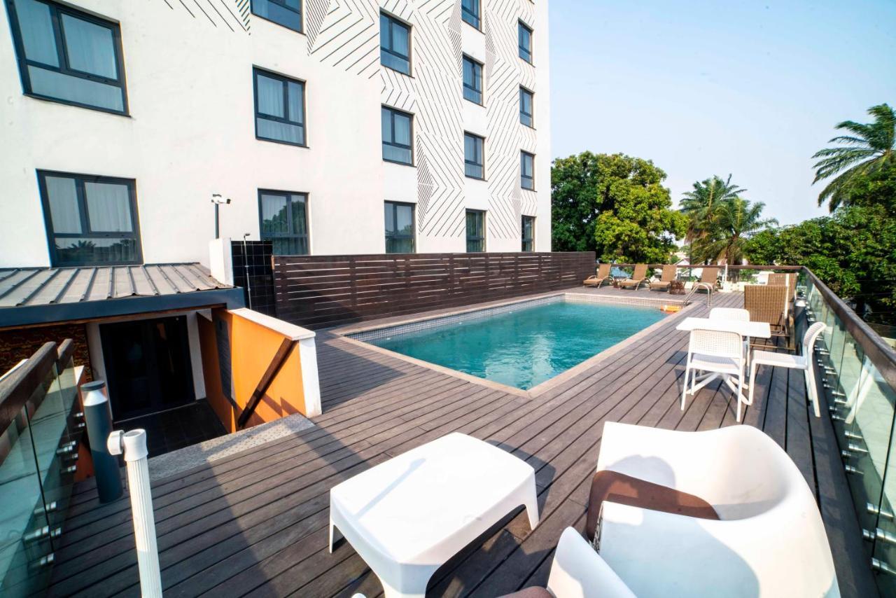 Onomo Hotel Дуала Экстерьер фото