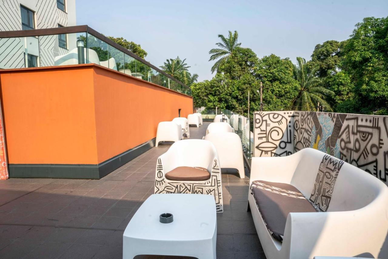 Onomo Hotel Дуала Экстерьер фото