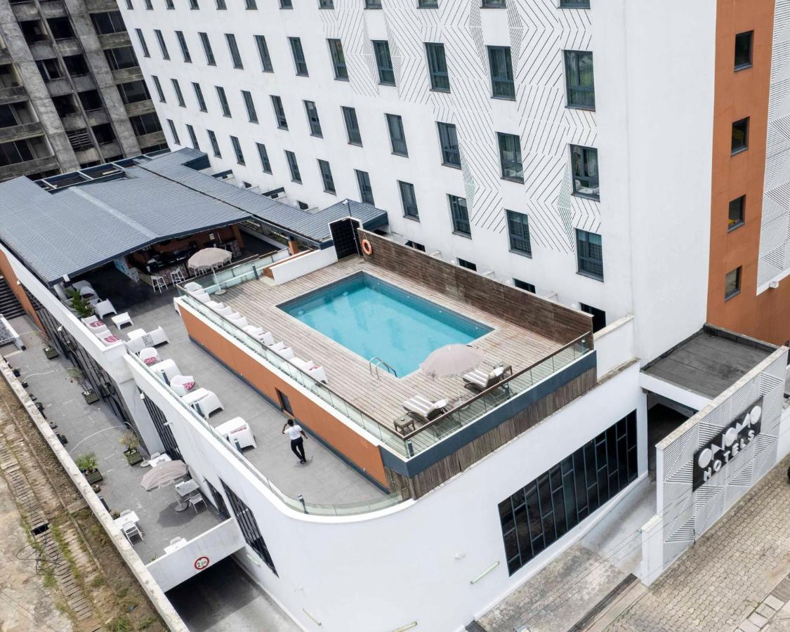 Onomo Hotel Дуала Экстерьер фото