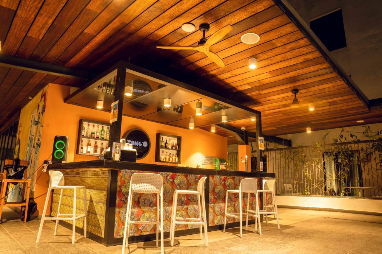 Onomo Hotel Дуала Экстерьер фото